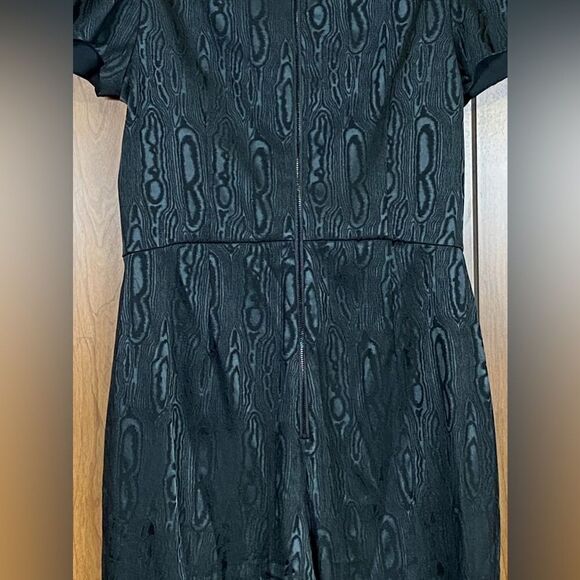 Alice + Olivia Jorah Short-Sleeve Jumpsuit size 12 - Picture 12 of 16